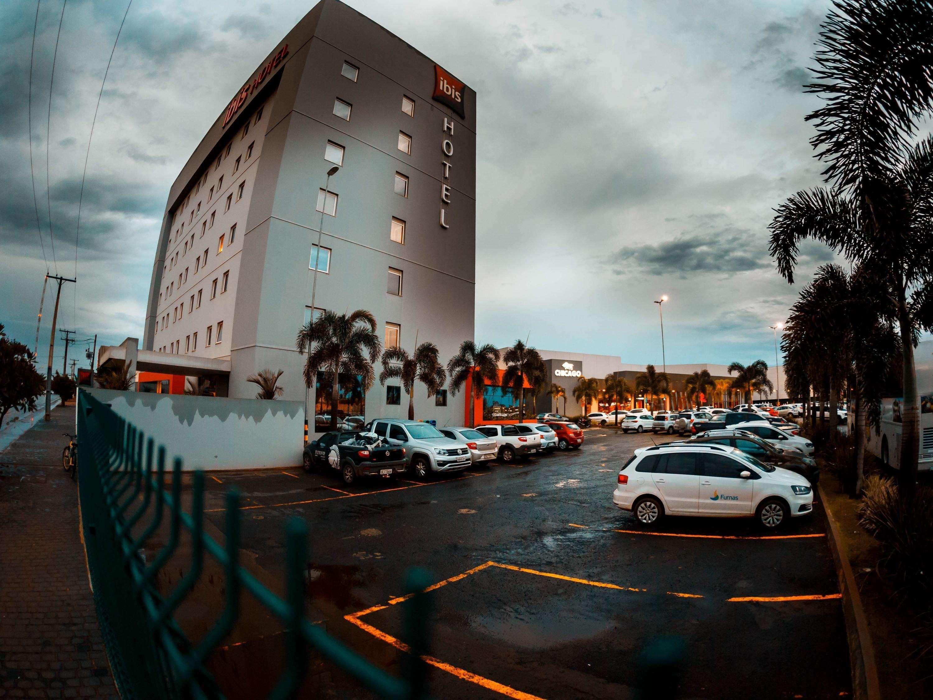 Hotel Ibis Jataí Extérieur photo