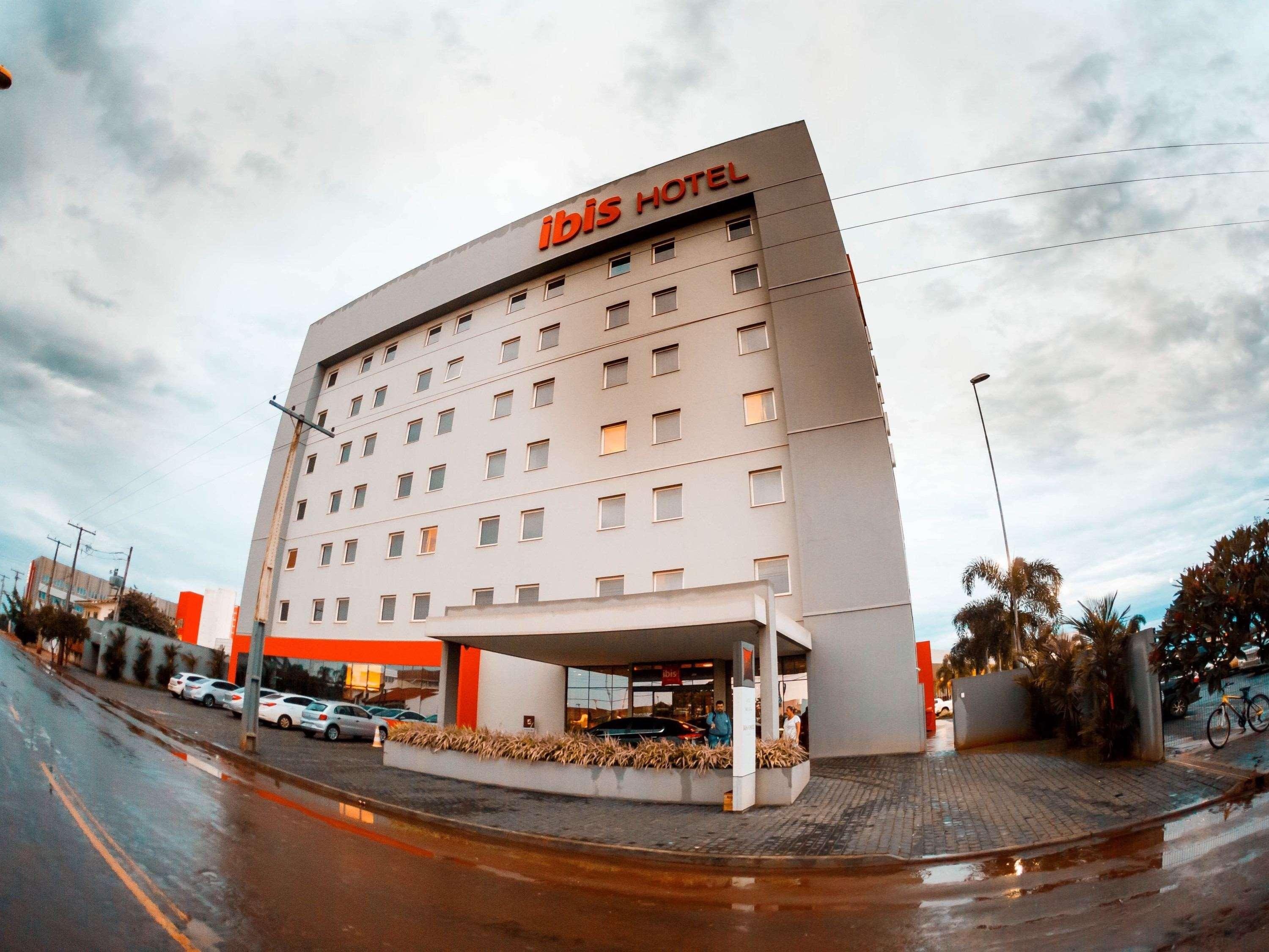 Hotel Ibis Jataí Extérieur photo