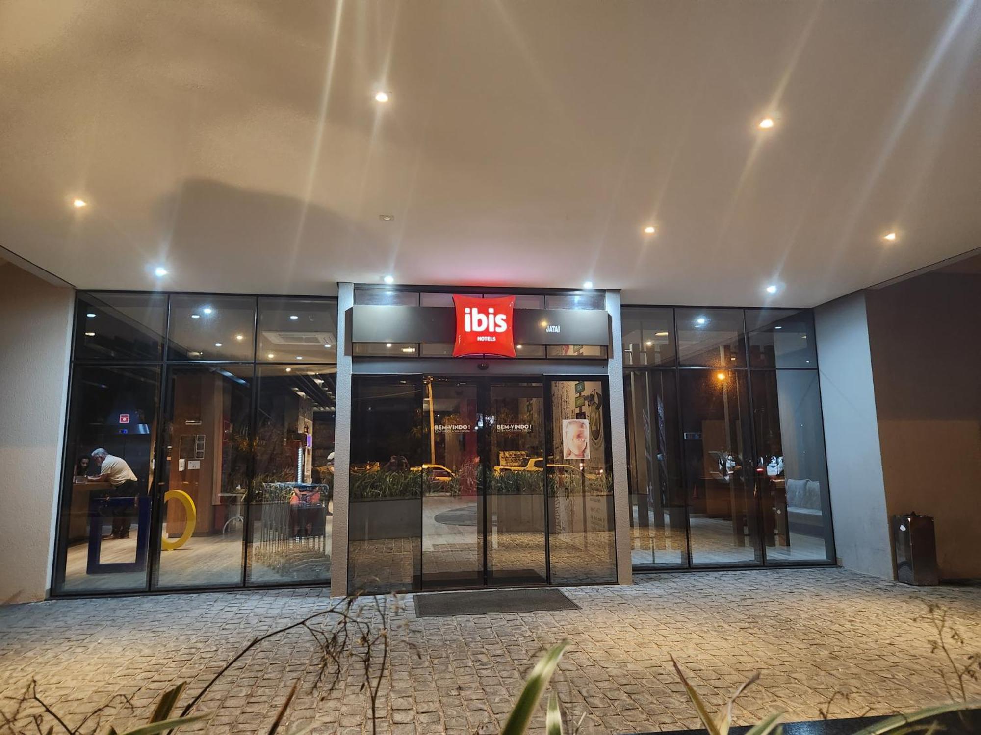 Hotel Ibis Jataí Extérieur photo