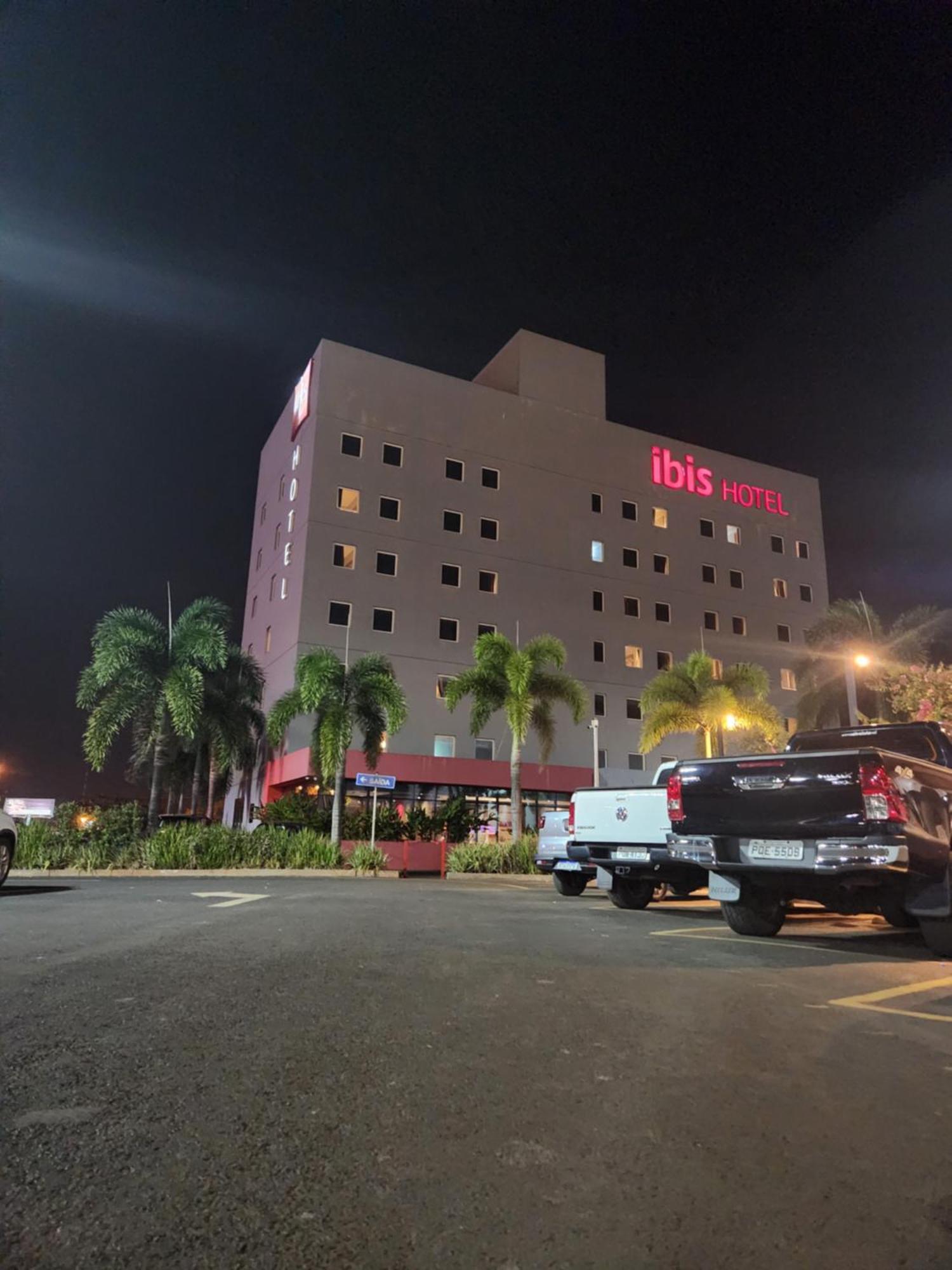 Hotel Ibis Jataí Extérieur photo