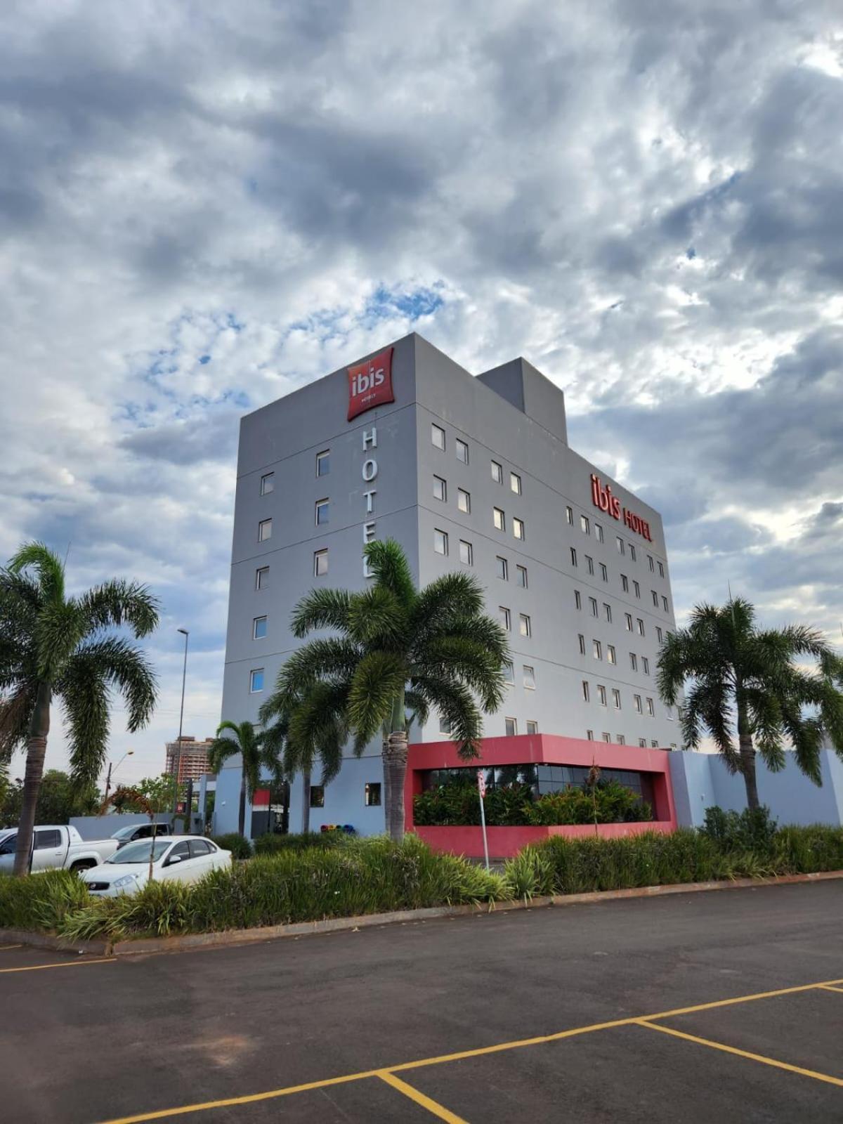 Hotel Ibis Jataí Extérieur photo