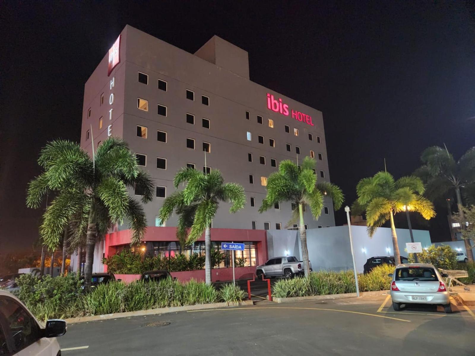 Hotel Ibis Jataí Extérieur photo