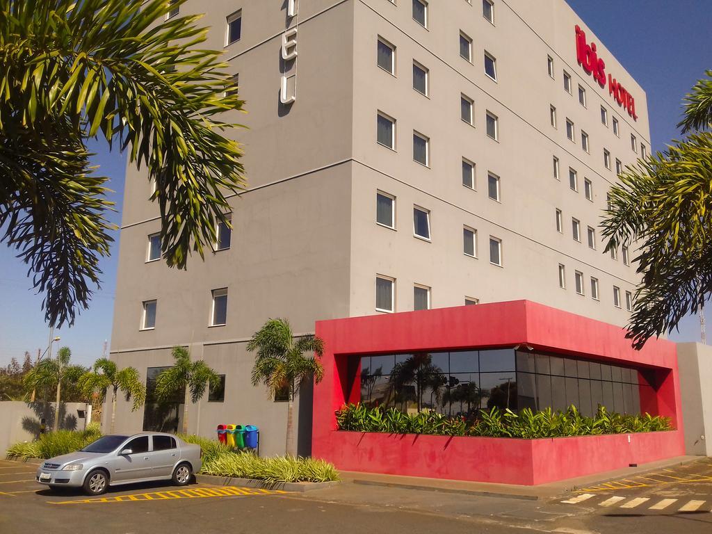 Hotel Ibis Jataí Extérieur photo